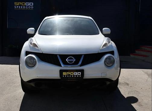White Pearl 2014 Nissan Juke S