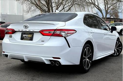 2020 Toyota Camry SE
