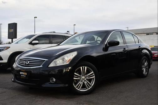 Black 2013 INFINITI G37x Base