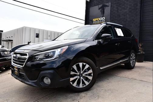 Crystal Black Silica 2018 Subaru Outback 3.6R Touring