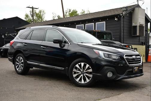 Crystal Black Silica 2018 Subaru Outback 3.6R Touring