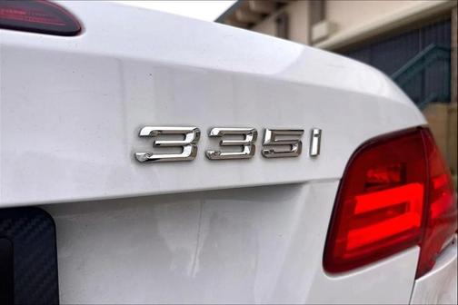 White 2011 BMW 335