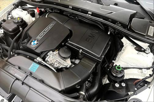 White 2011 BMW 335