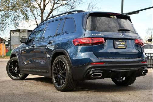 Blue 2022 Mercedes-Benz GLB 250 4MATIC