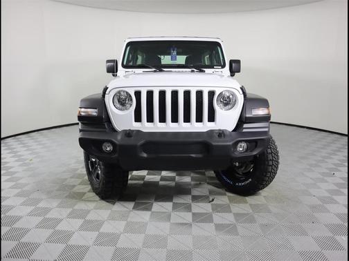 Photo 3 of 23 of 2022 Jeep Wrangler Unlimited Sport