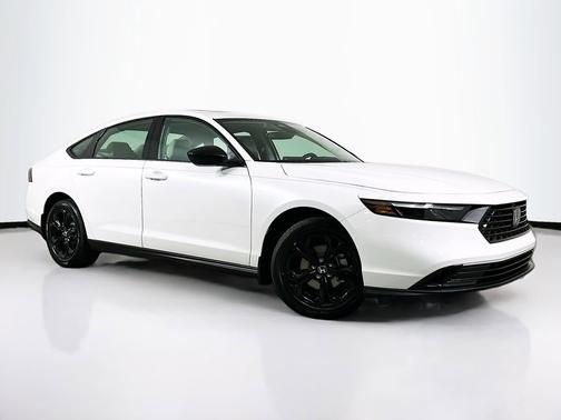Platinum White Pearl 2025 Honda Accord