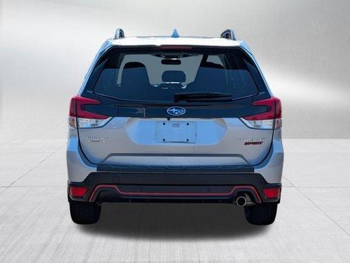 Ice Silver Metallic 2023 Subaru Forester 2.5i Sport