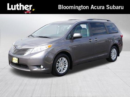 2017 Toyota Sienna XLE