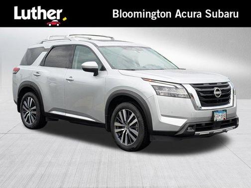 Brilliant Silver Metallic 2022 Nissan Pathfinder Platinum