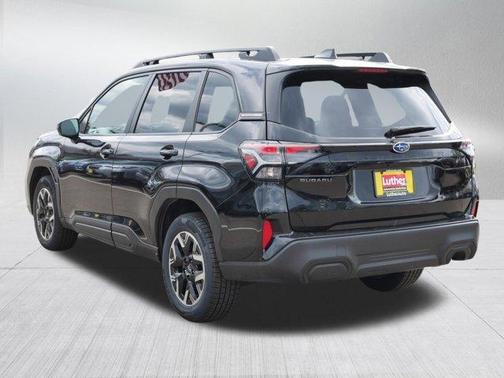 Crystal Black Silica 2025 Subaru Forester Premium