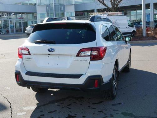 White 2018 Subaru Outback 2.5i Limited