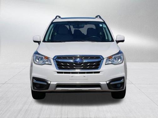 Crystal White Pearl 2017 Subaru Forester 2.5i Premium