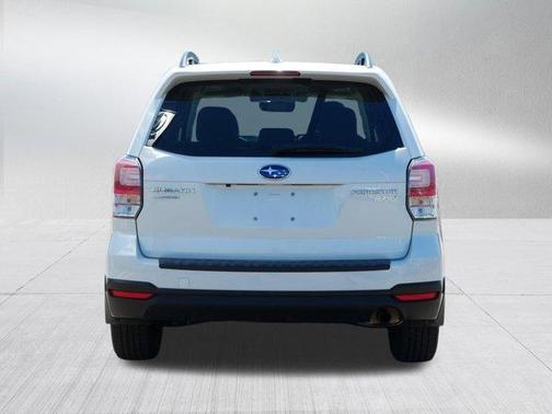 Crystal White Pearl 2017 Subaru Forester 2.5i Premium