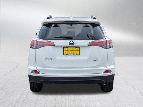Super White 2016 Toyota RAV4 LE