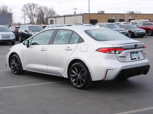 Classic Silver Metallic 2023 Toyota Corolla SE