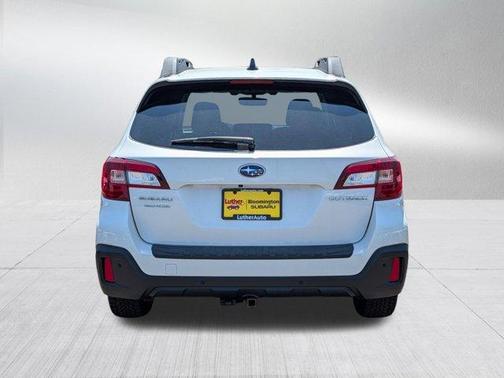Crystal White Pearl 2019 Subaru Outback 2.5i Limited