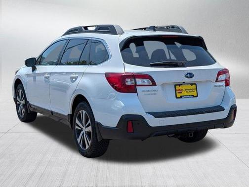 Crystal White Pearl 2019 Subaru Outback 2.5i Limited