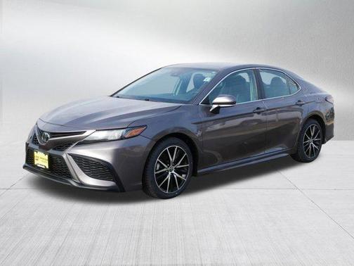 Predawn Gray Mica 2022 Toyota Camry SE