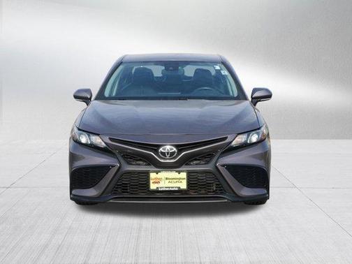Predawn Gray Mica 2022 Toyota Camry SE
