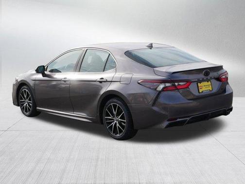Predawn Gray Mica 2022 Toyota Camry SE