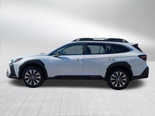 Crystal White Pearl 2023 Subaru Outback Limited