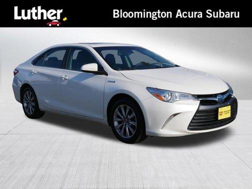 Blizzard Pearl 2017 Toyota Camry Hybrid XLE