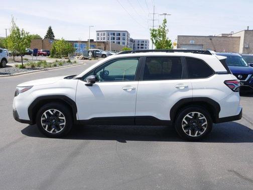 Crystal White Pearl 2025 Subaru Forester Premium