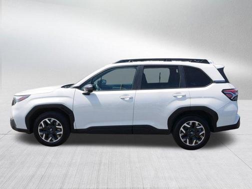 Crystal White Pearl 2025 Subaru Forester Premium