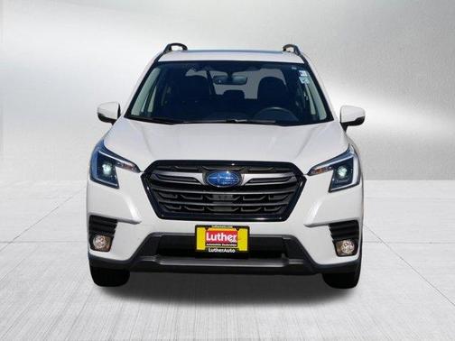 Crystal White Pearl 2023 Subaru Forester Limited