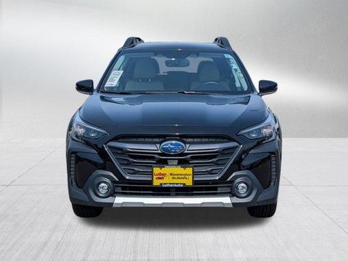 Crystal Black Silica 2025 Subaru Outback Limited