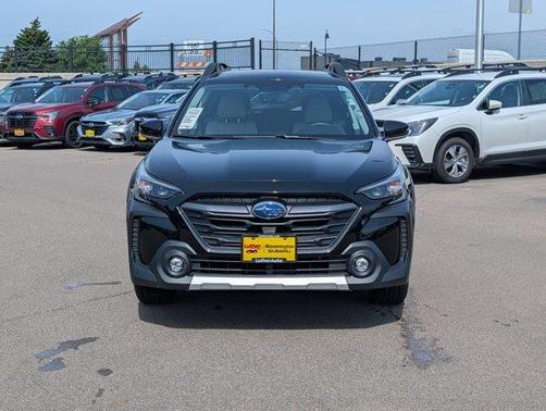 Crystal Black Silica 2025 Subaru Outback Limited