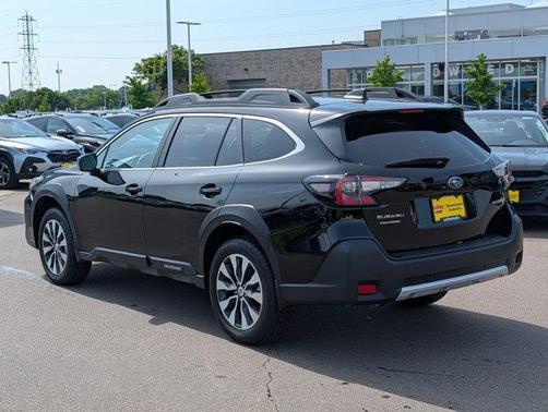 Crystal Black Silica 2025 Subaru Outback Limited