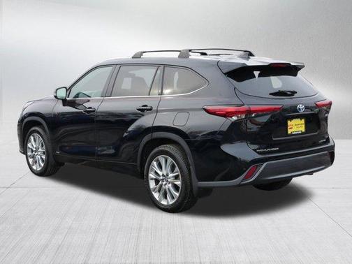 2022 Toyota Highlander Hybrid Limited