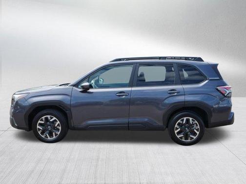 Magnetite Gray Metallic 2025 Subaru Forester Premium