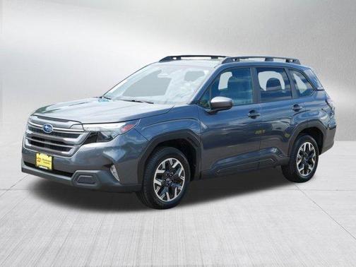 Magnetite Gray Metallic 2025 Subaru Forester Premium