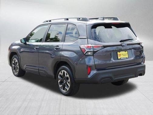 Magnetite Gray Metallic 2025 Subaru Forester Premium