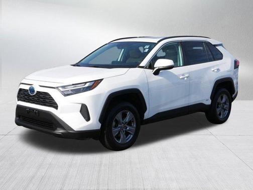 2022 Toyota RAV4 Hybrid XLE