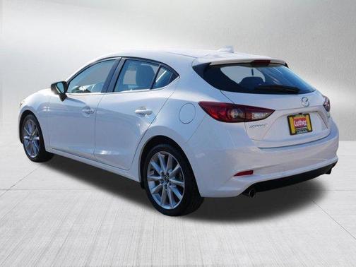Snowflake White Pearl Metallic 2017 Mazda Mazda3 Grand Touring