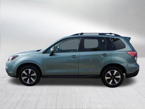 Jasmine Green Metallic 2018 Subaru Forester 2.5i Premium