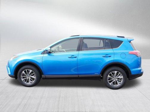 2017 Toyota RAV4 Hybrid XLE