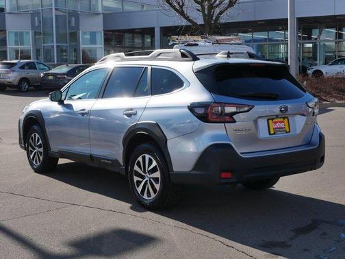 Ice Silver Metallic 2023 Subaru Outback Premium