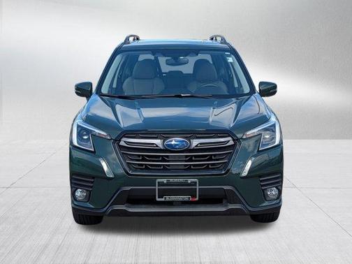 Cascade Green Silica 2023 Subaru Forester Limited