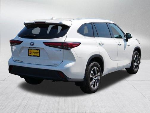 2021 Toyota Highlander Hybrid XLE