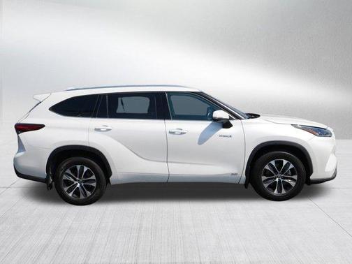 2021 Toyota Highlander Hybrid XLE