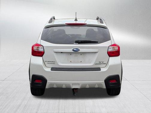 Crystal White Pearl 2015 Subaru XV Crosstrek 2.0i Limited