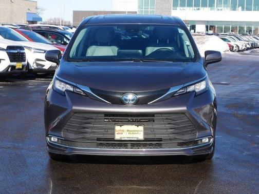 2023 Toyota Sienna XLE