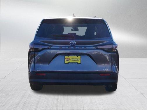 2023 Toyota Sienna XLE