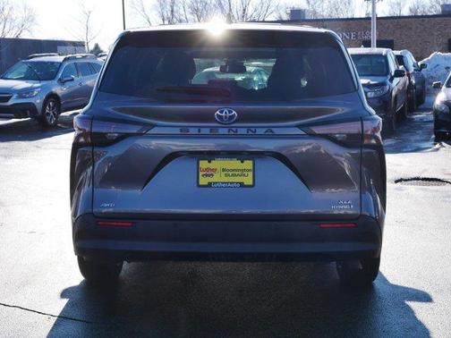 2023 Toyota Sienna XLE