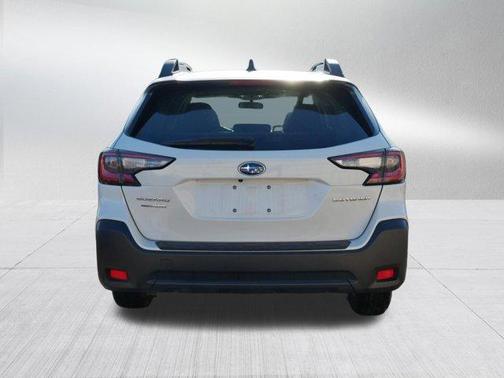 Crystal White Pearl 2025 Subaru Outback Premium