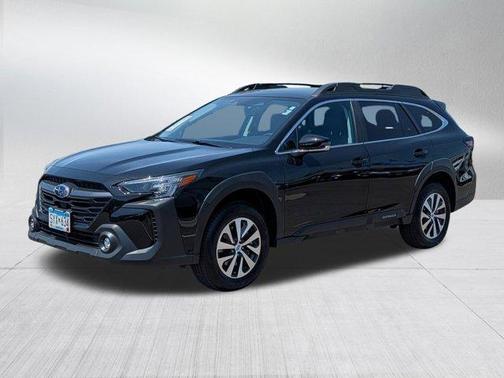Crystal Black Silica 2025 Subaru Outback Premium